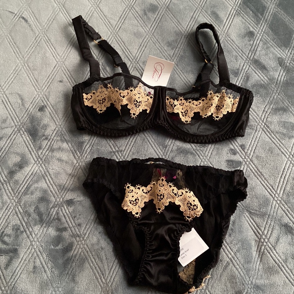 Caviar Balcony Bra 34B - Picture 8 of 8
